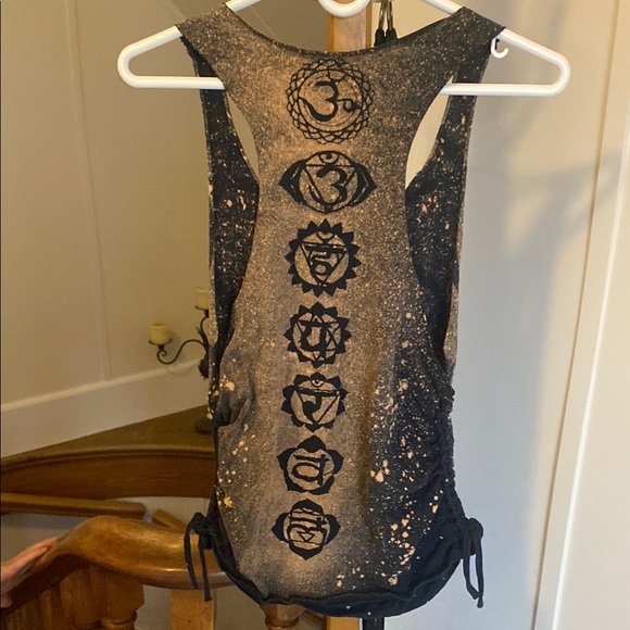 Black and Tan Geometric Tank Top - Picture 5 of 5